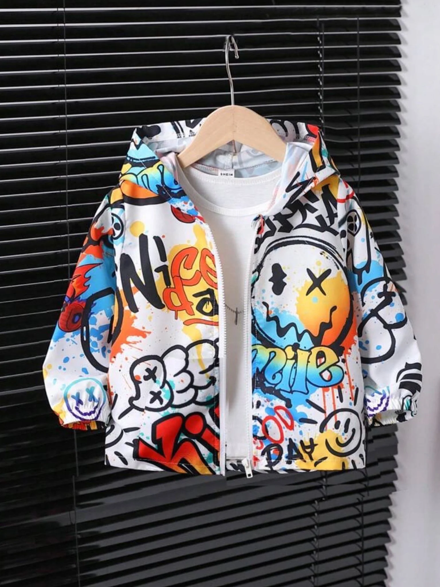 Babies graffiti printed hooded zipper jacket