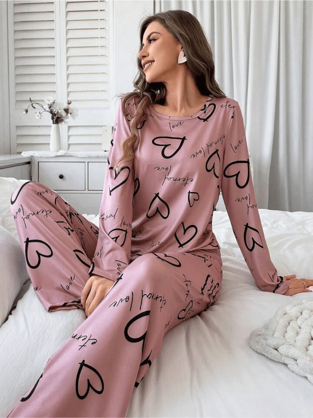 Casual Heart Print Pajama Set For Fall & Winter, Round Neck Long Sleeve Top & Elastic Pants, Women's Sleepwear | Legacy Boutiques Bangladesh