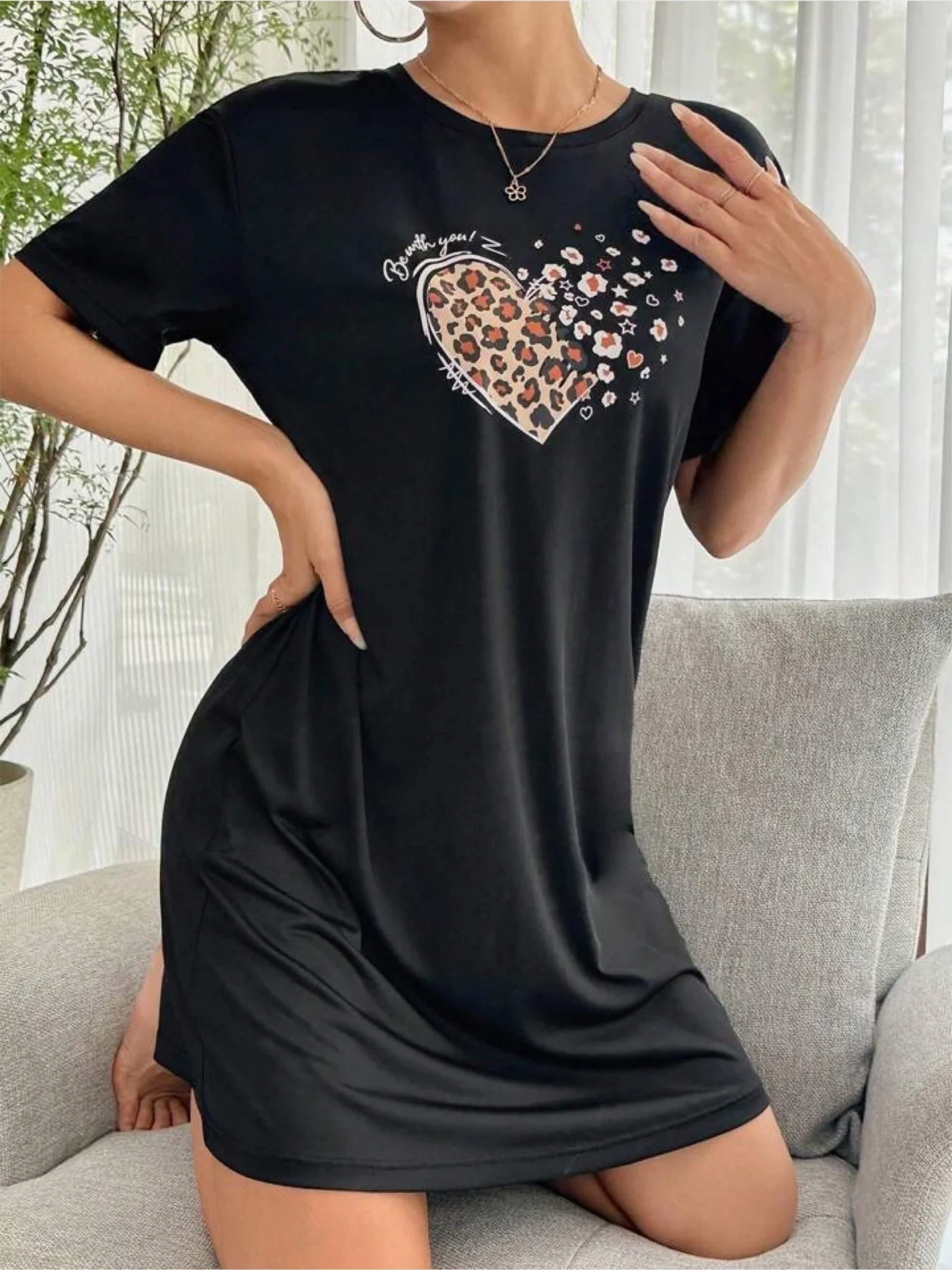 Comfortable long tee Heart Shape Printed