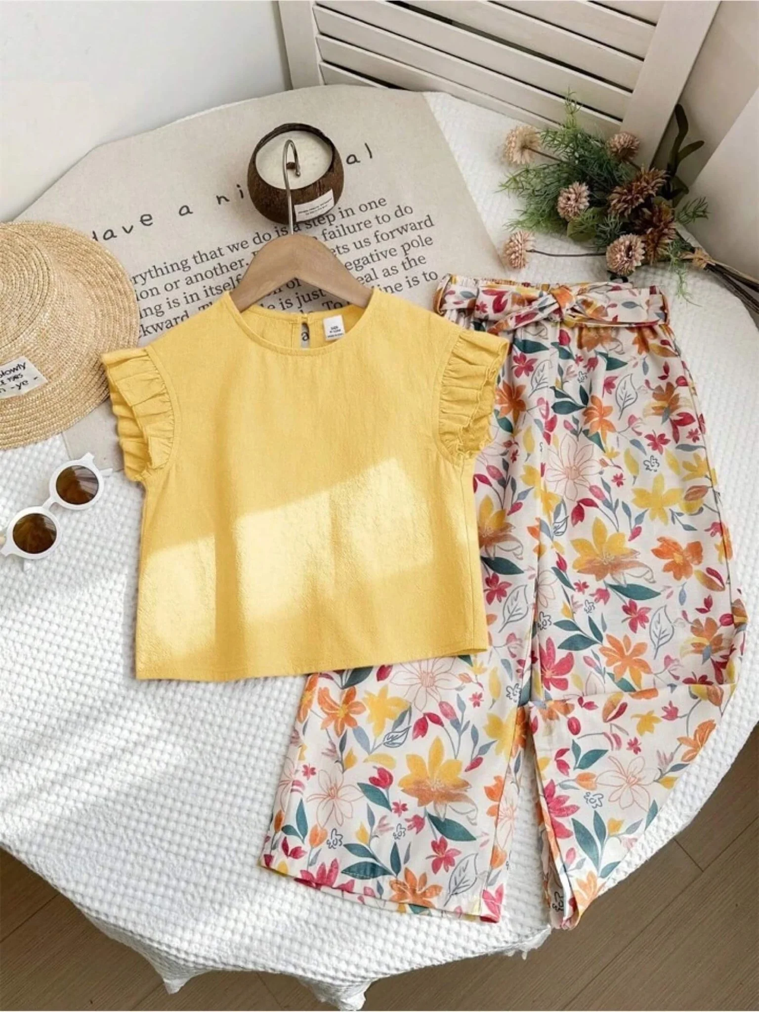 Girls Ruffle Trim Textured Tee & High-Waist Floral Belted Pant Set - Image 2