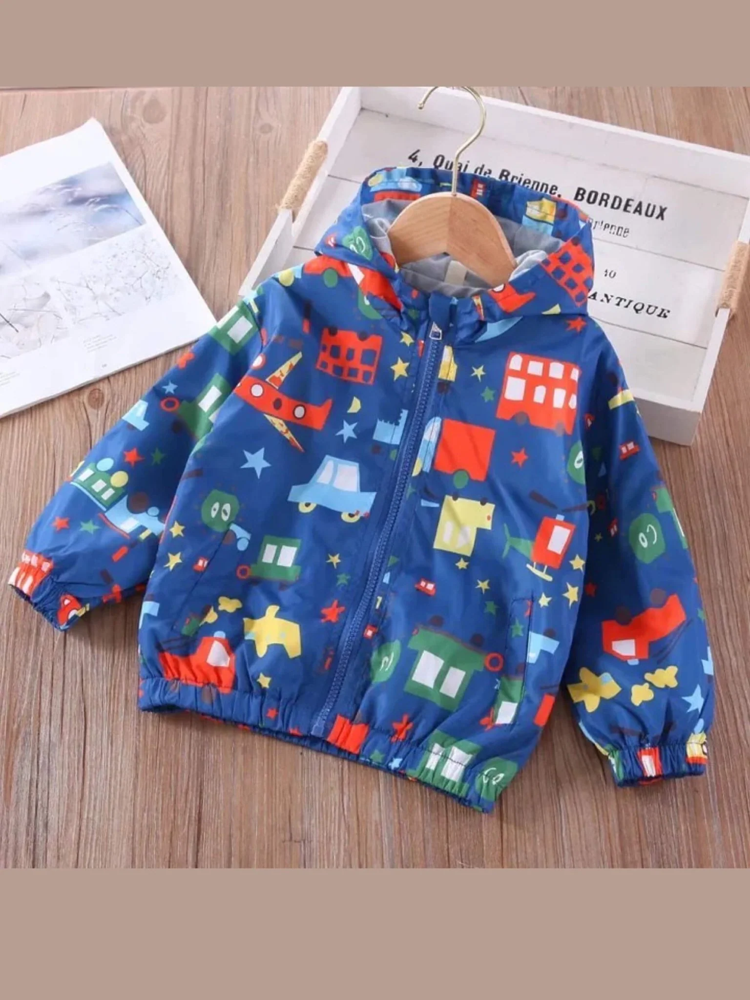 Kids cartoon vehicle print zipper jacket