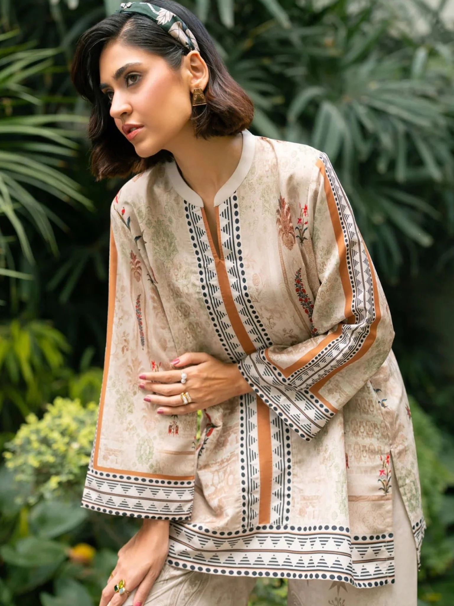 Peony Passion Ethnic Suit - Image 5
