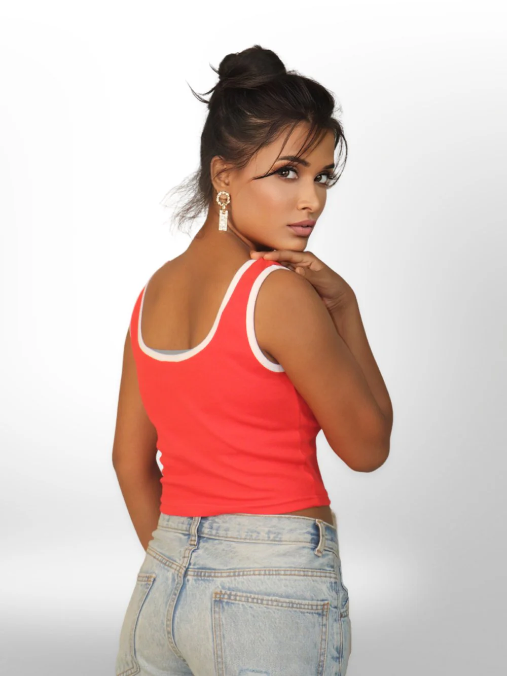 Shape Rib Scoop Neck Contrast Crop Top - Image 8