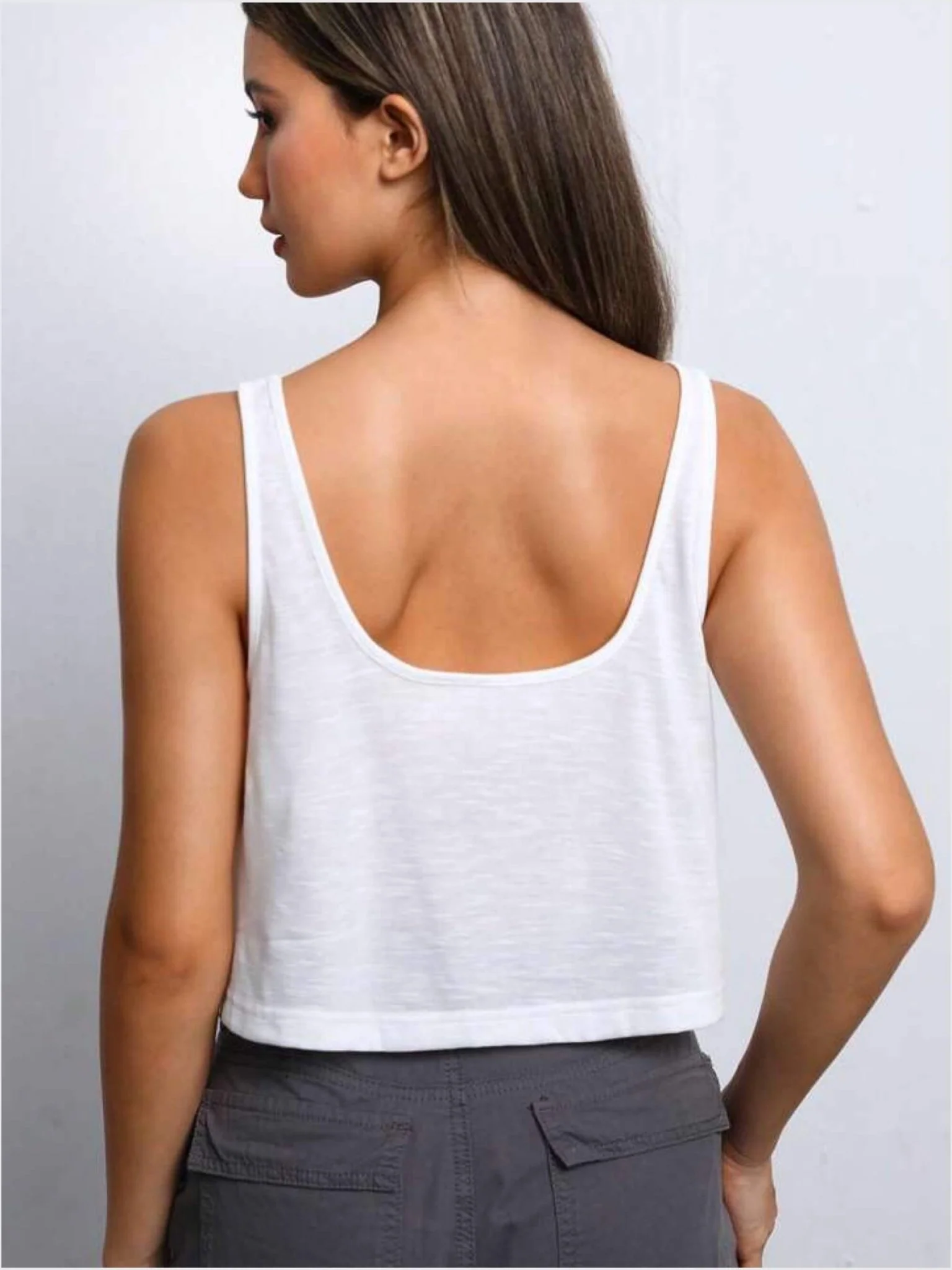Sleeveless crop tank top for summer wear - Image 3