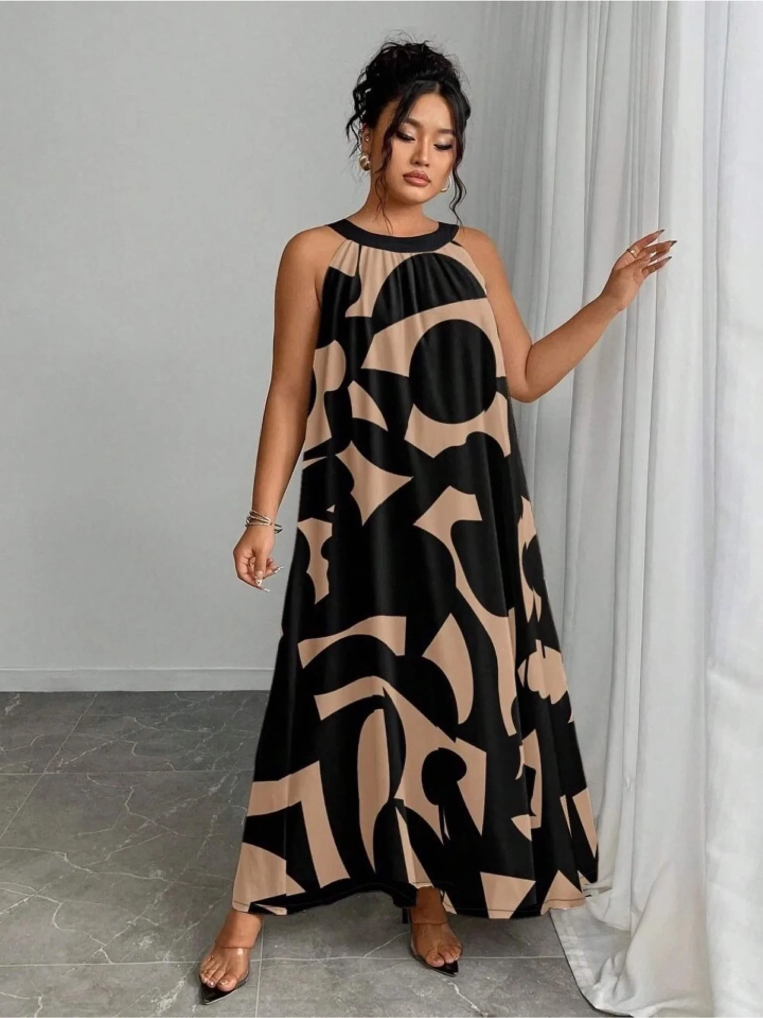Urban Muse Black and Beige Abstract Graphic Print Halter Neck Maxi Dress - Image 2